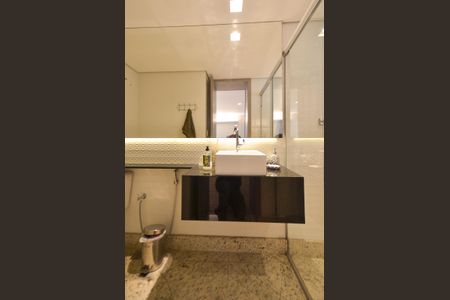 Apartamento à venda com 160m², 3 quartos e 3 vagas Apartamento à venda com 160m², 3 quartos e 3 vagasBanheiro Social