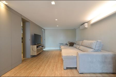 Apartamento à venda com 160m², 3 quartos e 3 vagas Apartamento à venda com 160m², 3 quartos e 3 vagasCobertura