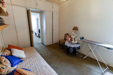 Casa para alugar com 800m², 5 quartos e 8 vagasQuarto