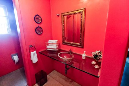 Casa para alugar com 800m², 5 quartos e 8 vagasLavabo