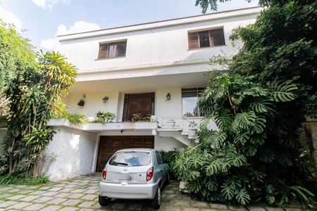 Casa para alugar com 800m², 5 quartos e 8 vagasFachada