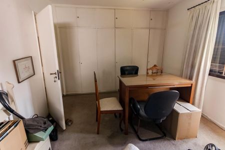 Casa para alugar com 800m², 5 quartos e 8 vagasSuíte 2 - armários