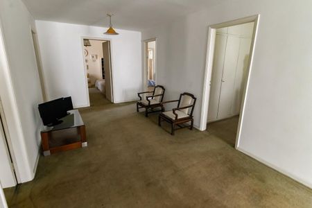 Casa para alugar com 800m², 5 quartos e 8 vagasCorredor Quartos