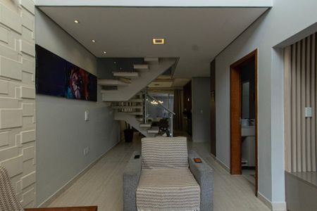 Casa de condomínio para alugar com 134m², 3 quartos e 2 vagas Casa de condomínio para alugar com 134m², 3 quartos e 2 vagasSala