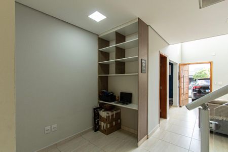 Casa de condomínio para alugar com 134m², 3 quartos e 2 vagas Casa de condomínio para alugar com 134m², 3 quartos e 2 vagasSala