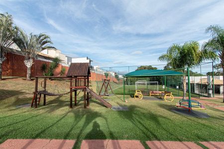 Casa de condomínio para alugar com 134m², 3 quartos e 2 vagas Casa de condomínio para alugar com 134m², 3 quartos e 2 vagasÁrea comum - Playground