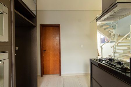 Casa de condomínio para alugar com 134m², 3 quartos e 2 vagas Casa de condomínio para alugar com 134m², 3 quartos e 2 vagasCozinha