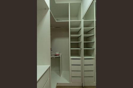 Casa de condomínio para alugar com 134m², 3 quartos e 2 vagas Casa de condomínio para alugar com 134m², 3 quartos e 2 vagasCloset Quarto 3