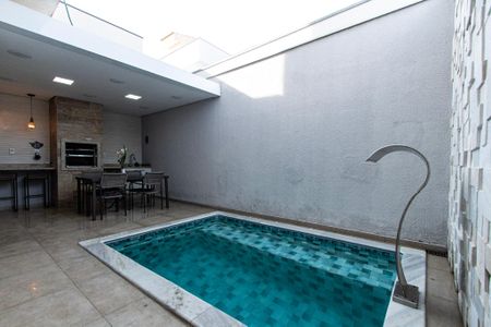 Casa de condomínio para alugar com 134m², 3 quartos e 2 vagas Casa de condomínio para alugar com 134m², 3 quartos e 2 vagasPiscina