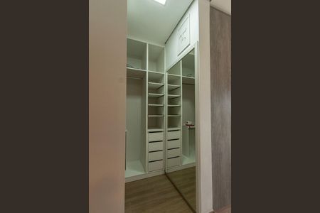 Casa de condomínio para alugar com 134m², 3 quartos e 2 vagas Casa de condomínio para alugar com 134m², 3 quartos e 2 vagasCloset Quarto 3