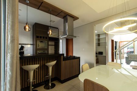 Casa de condomínio para alugar com 134m², 3 quartos e 2 vagas Casa de condomínio para alugar com 134m², 3 quartos e 2 vagasSala de Jantar