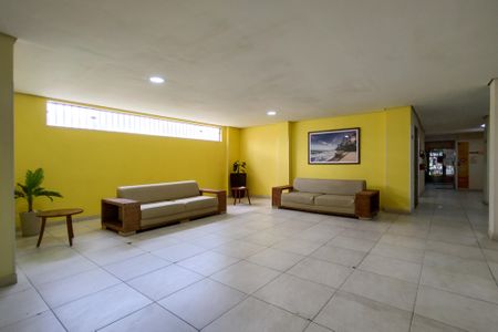 Apartamento para alugar com 69m², 2 quartos e 1 vagaÁrea comum - Hall de entrada
