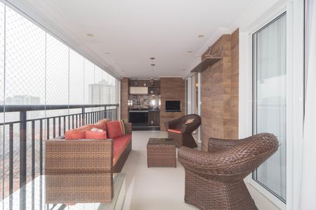 Apartamento para alugar com 180m², 3 quartos e 2 vagasVaranda