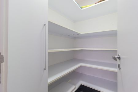 Apartamento para alugar com 180m², 3 quartos e 2 vagasDespensa - Área de Serviço