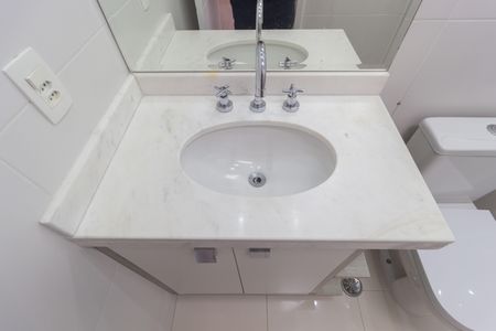 Apartamento para alugar com 180m², 3 quartos e 2 vagasDetalhe Banheiro - Suíte 1