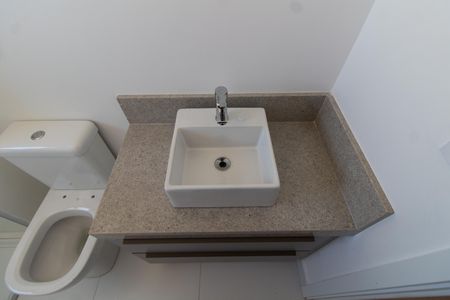 Apartamento à venda com 80m², 2 quartos e 2 vagas Apartamento à venda com 80m², 2 quartos e 2 vagasBanheiro da Suíte 2