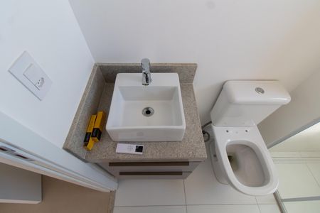 Apartamento à venda com 80m², 2 quartos e 2 vagas Apartamento à venda com 80m², 2 quartos e 2 vagasBanheiro da Suíte 1