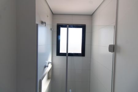 Apartamento à venda com 80m², 2 quartos e 2 vagas Apartamento à venda com 80m², 2 quartos e 2 vagasBanheiro da Suíte 1
