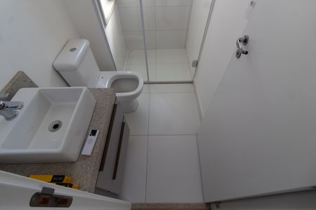 Apartamento à venda com 80m², 2 quartos e 2 vagas Apartamento à venda com 80m², 2 quartos e 2 vagasBanheiro da Suíte 1