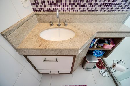 Apartamento à venda com 167m², 3 quartos e 3 vagasBanheiro da suíte 01