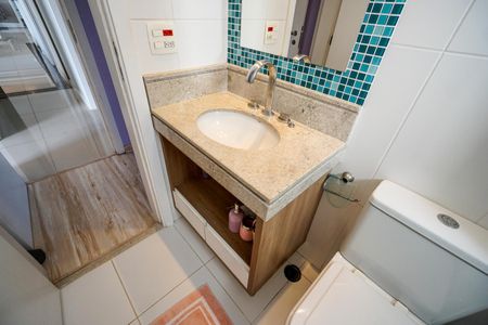 Apartamento à venda com 167m², 3 quartos e 3 vagasBanheiro da suíte 02