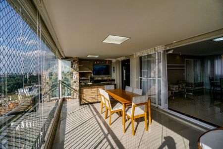 Apartamento à venda com 167m², 3 quartos e 3 vagasVaranda Sala