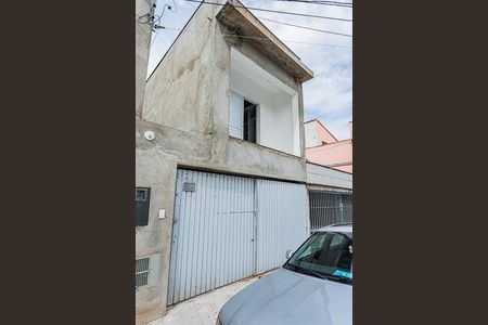 Casa à venda com 125m², 2 quartos e 2 vagas Casa à venda com 125m², 2 quartos e 2 vagasFachada