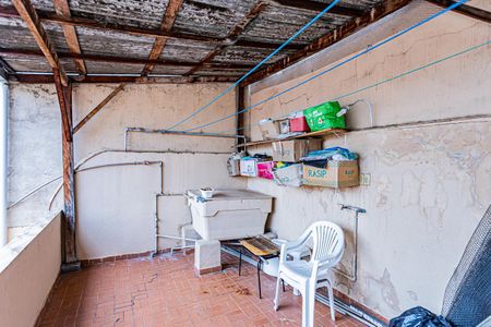 Casa à venda com 125m², 2 quartos e 2 vagas Casa à venda com 125m², 2 quartos e 2 vagasTerraço