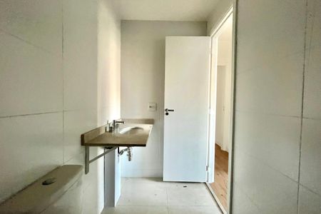 Apartamento à venda com 115m², 2 quartos e 2 vagas Apartamento à venda com 115m², 2 quartos e 2 vagasBanheiro da Suíte
