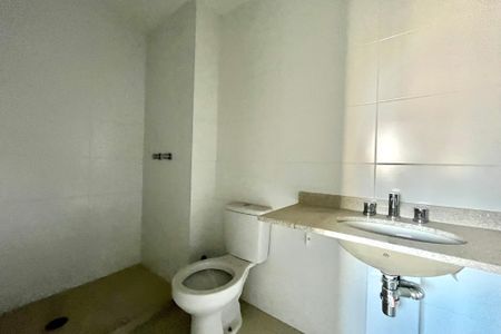 Apartamento à venda com 115m², 2 quartos e 2 vagas Apartamento à venda com 115m², 2 quartos e 2 vagasBanheiro da Suíte