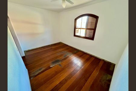 Casa à venda com 288m², 8 quartos e 4 vagasSuíte