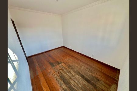 Casa à venda com 288m², 8 quartos e 4 vagasQuarto 4