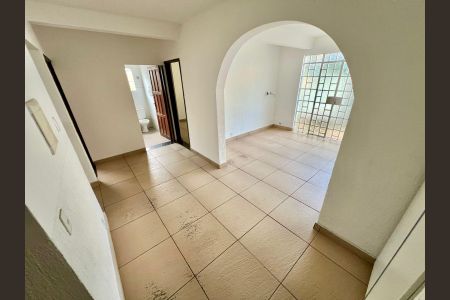 Casa à venda com 288m², 8 quartos e 4 vagasCorredor