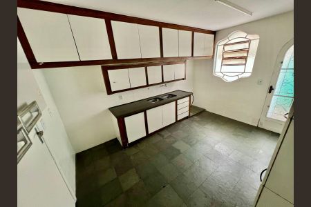 Casa à venda com 288m², 8 quartos e 4 vagasCozinha