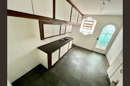 Casa à venda com 288m², 8 quartos e 4 vagasCozinha