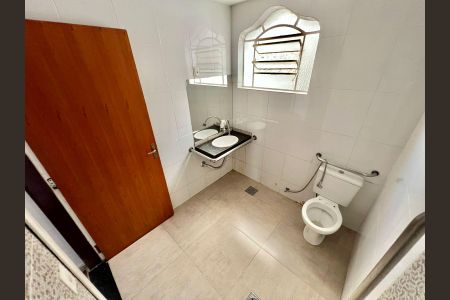 Casa à venda com 288m², 8 quartos e 4 vagasBanheiro da Suíte