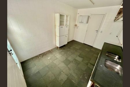 Casa à venda com 288m², 8 quartos e 4 vagasCozinha