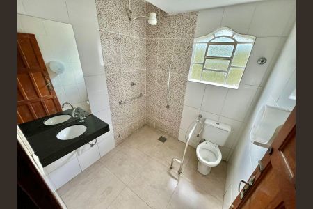 Casa à venda com 288m², 8 quartos e 4 vagasBanheiro social inferior