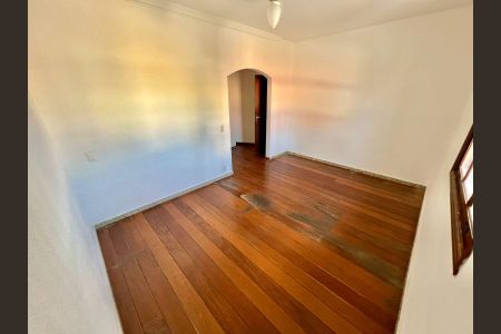 Casa à venda com 288m², 8 quartos e 4 vagasSuíte