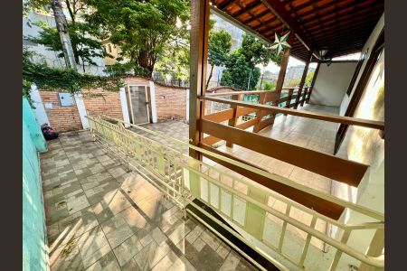 Casa à venda com 288m², 8 quartos e 4 vagasÁrea Externa - Frente