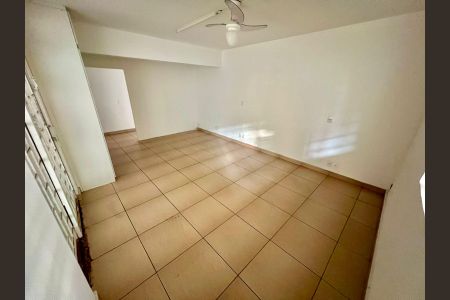 Casa à venda com 288m², 8 quartos e 4 vagasQuarto 5