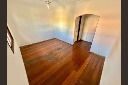 Casa à venda com 288m², 8 quartos e 4 vagasSuíte