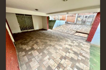 Casa à venda com 288m², 8 quartos e 4 vagasÁrea Externa - Frente