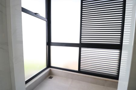 Casa de condomínio para alugar com 500m², 5 quartos e 3 vagasBanheiro Suíte 1