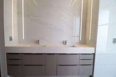 Casa de condomínio para alugar com 500m², 5 quartos e 3 vagasBanheiro Suíte 1