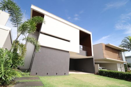Casa de condomínio para alugar com 500m², 5 quartos e 3 vagasFachada
