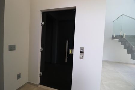 Casa de condomínio para alugar com 500m², 5 quartos e 3 vagasElevador