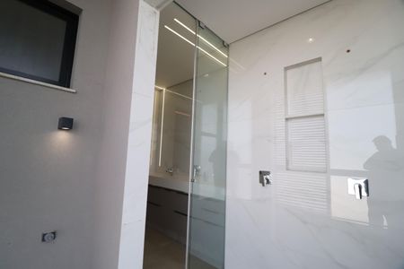 Casa de condomínio para alugar com 500m², 5 quartos e 3 vagasBanheiro Suíte 1
