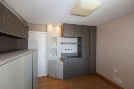 Apartamento à venda com 144m², 4 quartos e 3 vagasSuíte 2