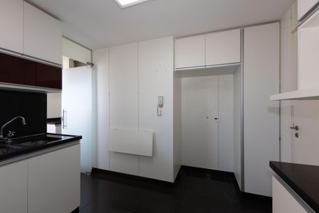 Apartamento à venda com 144m², 4 quartos e 3 vagasCozinha